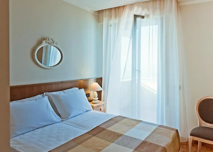 Ambassador Otel Pesaro