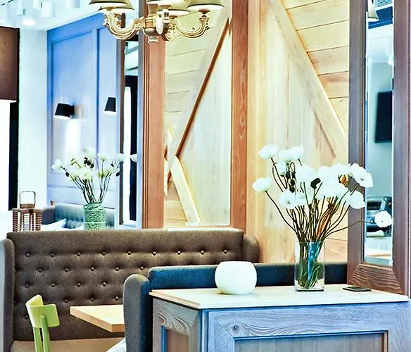 Ambassador Otel Pesaro