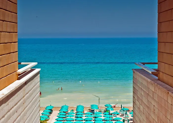 Ambassador Otel Pesaro