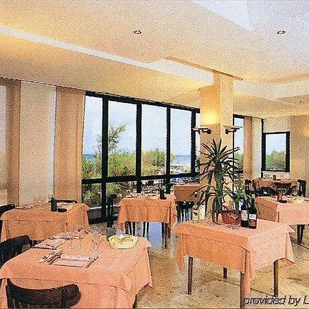 Ambassador 3*