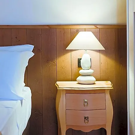 Ambassador Hotel 3*