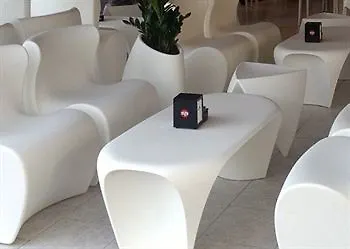 Ambassador Hotel 3*